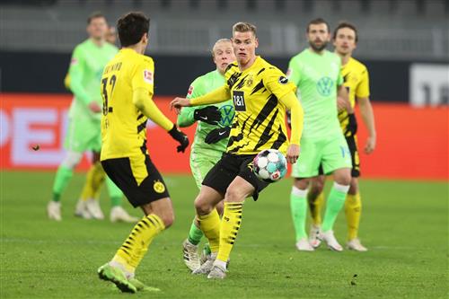 B. Dortmund x Wolfsburgo