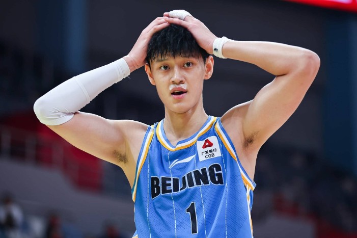 Pessoa da mídia: Zeng Fanbo foi abordado por 5 equipes da NBL até agora e fez ofertas.