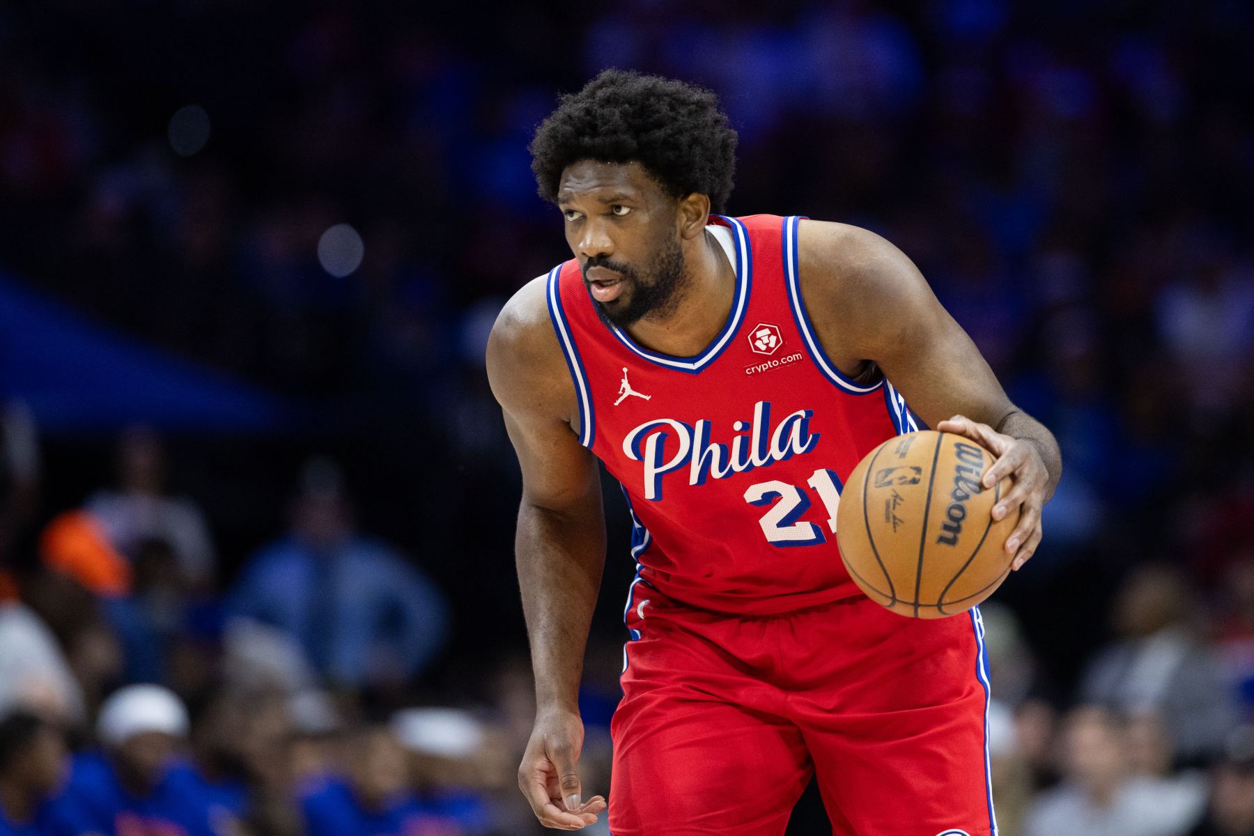 Shams: Embiid não tem danos estruturais no joelho e atualmente monitora seu status competitivo todos os dias.